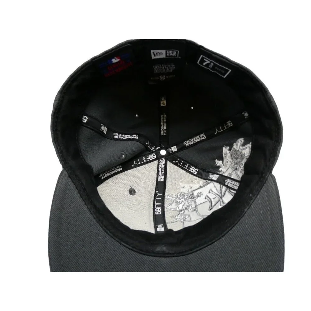 New Era New York Yankees Dark Grey Family‎ Crest Logo Hat 59Fifty Fitted 7 5/8
